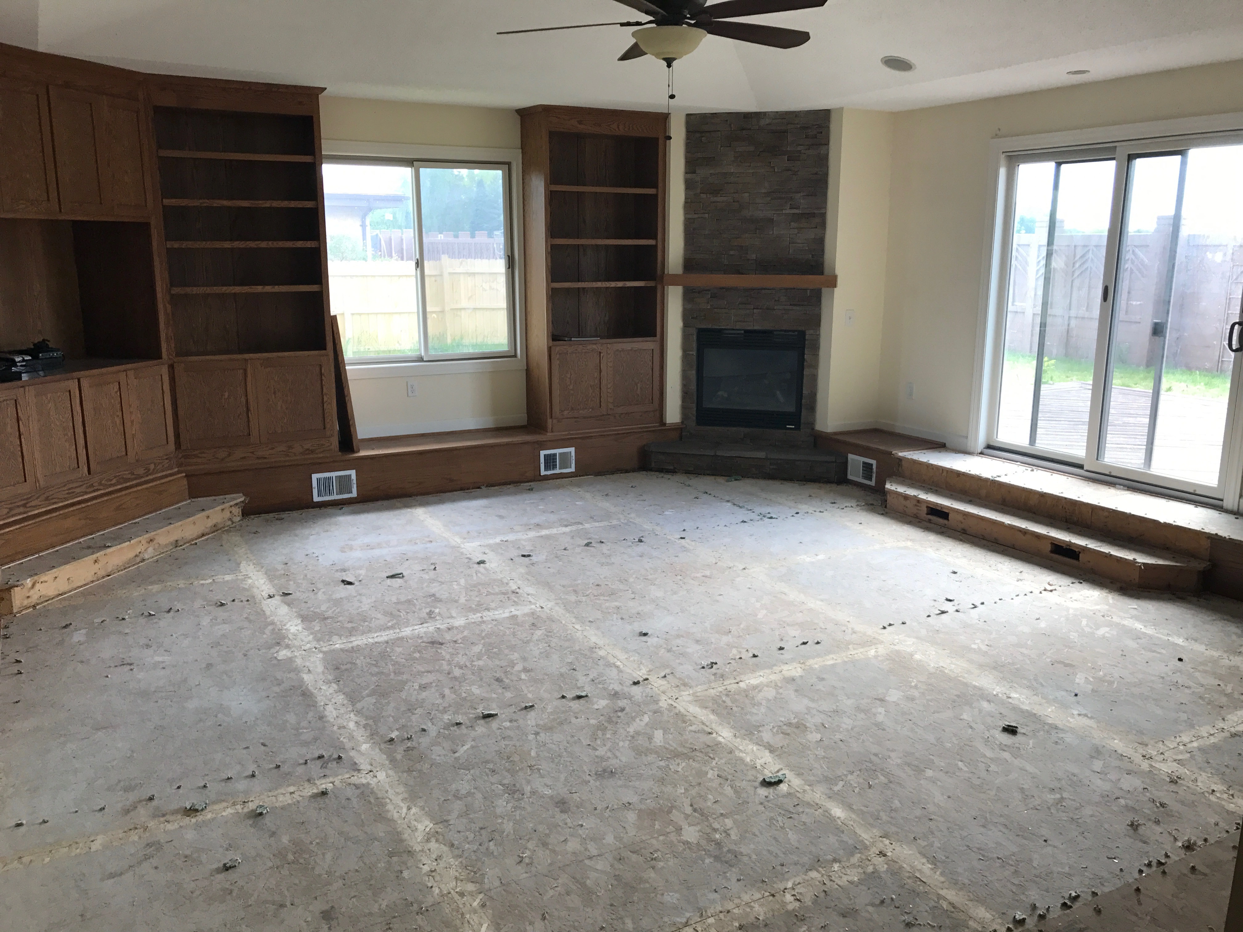2004 Quail Creek — living room, before